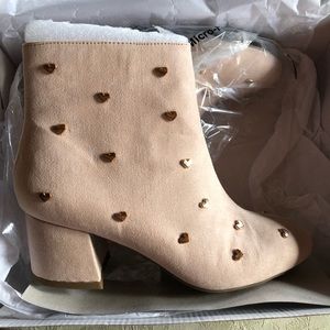 Bar lll Jadine Blush Pink w/Brass Heart ankle Bootie Sz 6.5